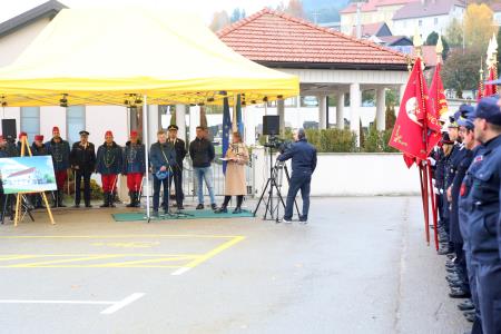 TEMELJNI KAMEN DOMA ZAŠČITE IN REŠEVANJA Z MEDGENERACIJSKIM CENTROM RAKEK 10 FOTO LJUBO VUKELIČ